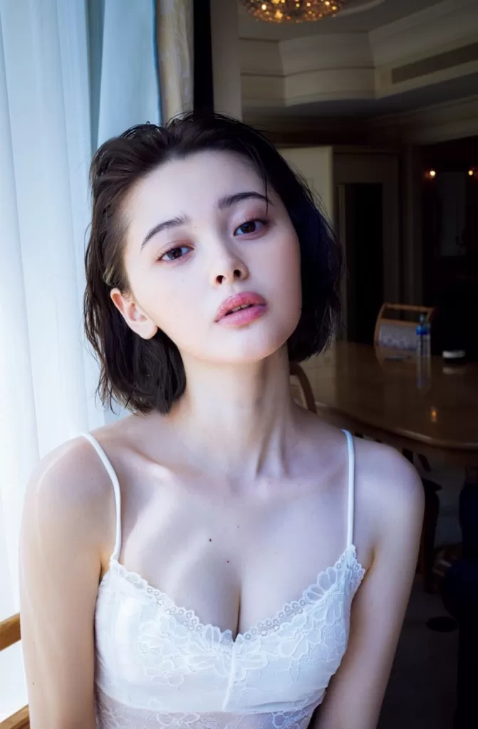 玉城ティナ グラビア